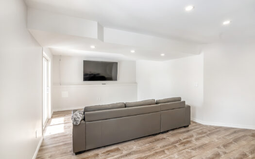 454 Hayward Street