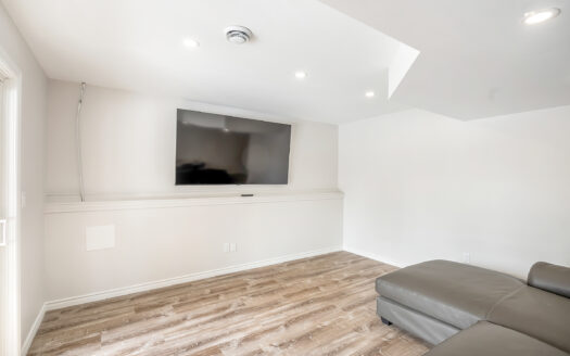 454 Hayward Street